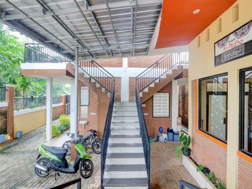 Hotel Oyo 90758 D Kost In Kandri Semarang