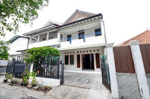 Hotel Spot On 1942 Asia Residence