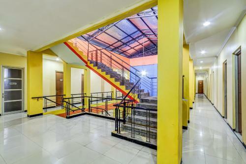 Oyo 91036 Hotel Simpang Lima Gkpri