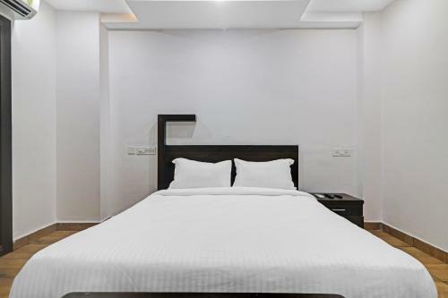 Capital O 87240 Hotel 9 Inn