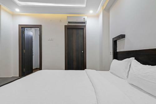 Capital O 87240 Hotel 9 Inn