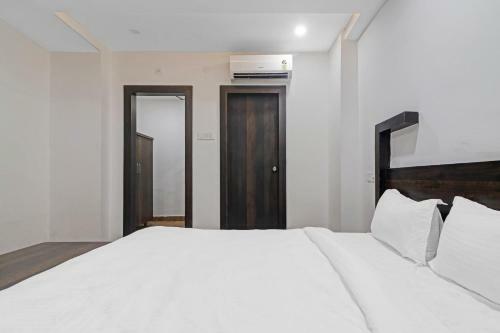 Capital O 87240 Hotel 9 Inn