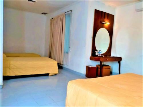 Rr Wisata Indah Hotel