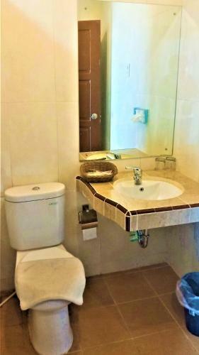 Rr Wisata Indah Hotel