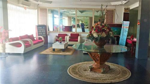 Rr Wisata Indah Hotel