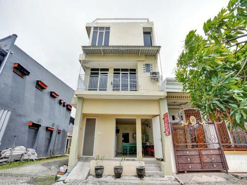 Hotel Oyo 90794 Kostel Bunda Waru Syariah