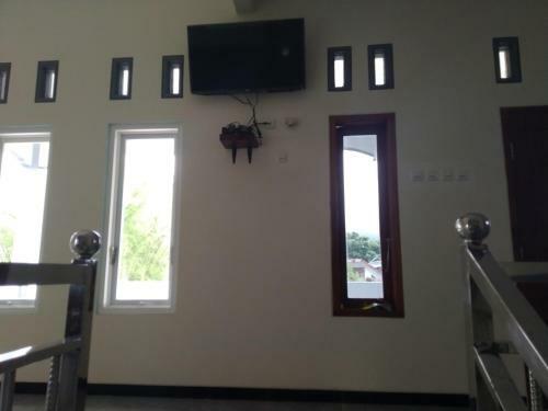 Mahoni Family House