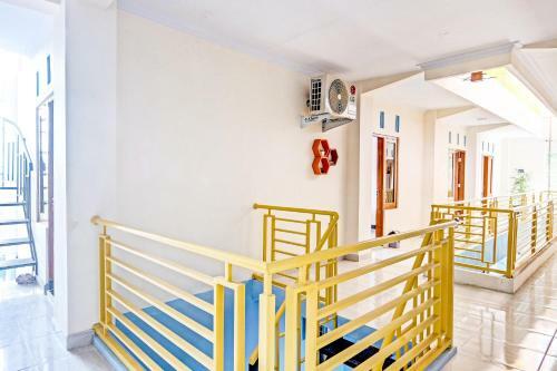 Hotel Oyo 90636 Happy Syariah