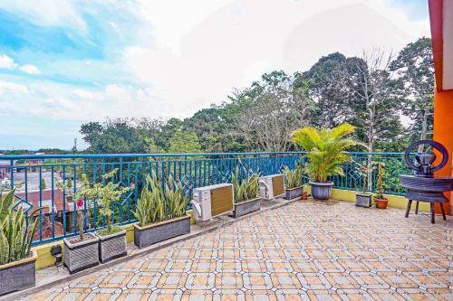 Hotel Oyo 90636 Happy Syariah