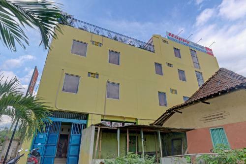 Hotel Oyo 90636 Happy Syariah