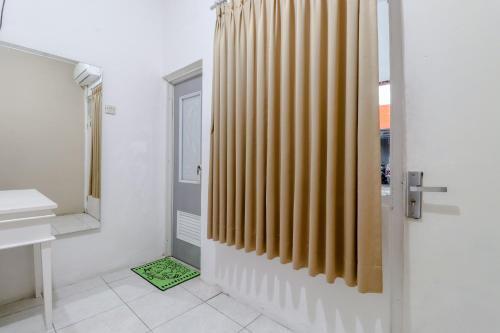 Hostal Ratu Guesthouse