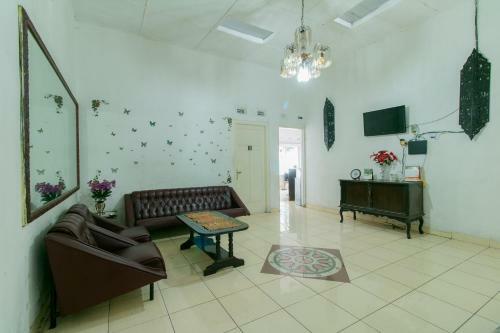 Spot On 1707 Hotel Mustika Widyasari