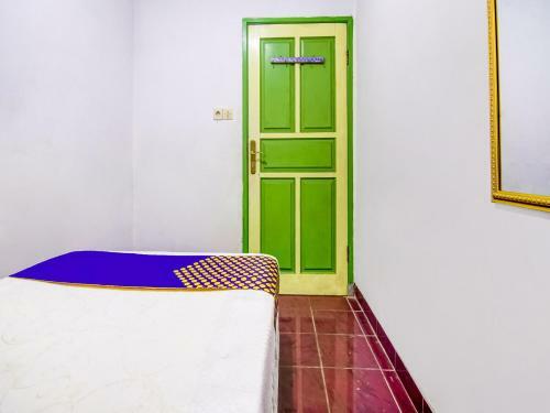Hotel Spot On 90046 Villa Anyelir Yustik Selabintana