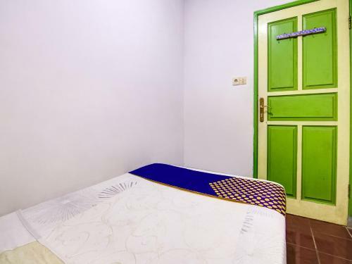 Hotel Spot On 90046 Villa Anyelir Yustik Selabintana