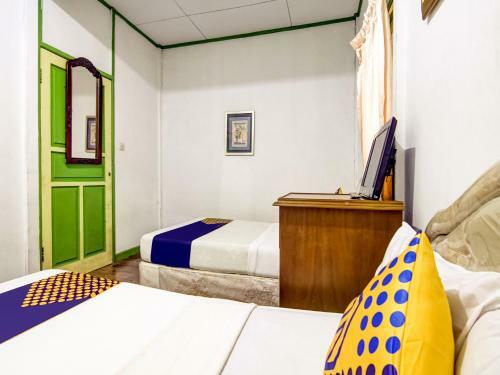 Hotel Spot On 90046 Villa Anyelir Yustik Selabintana