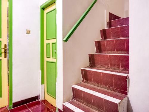 Hotel Spot On 90046 Villa Anyelir Yustik Selabintana