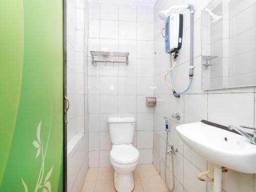 Oyo 850 Gold Star Hotel
