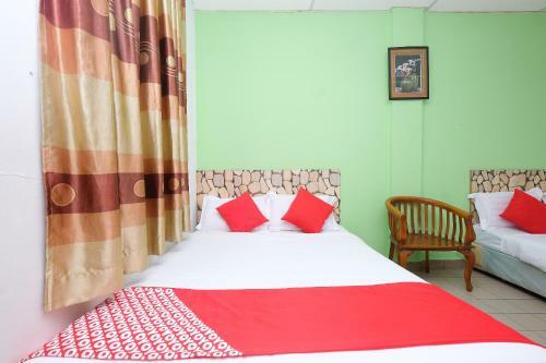 Oyo 850 Gold Star Hotel