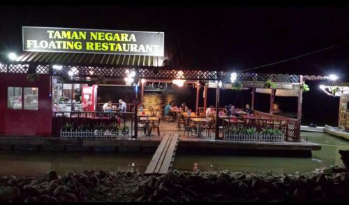 Taman Negara River View Lodge