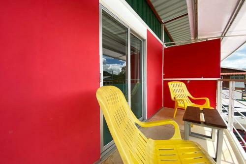 Oyo Home 90312 Rainbow Guesthouse