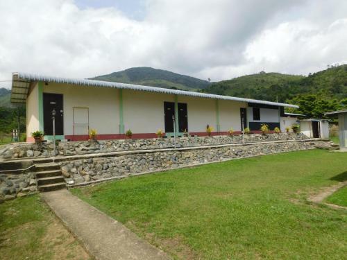 Hostal Inap Desa Kilimu Ranau