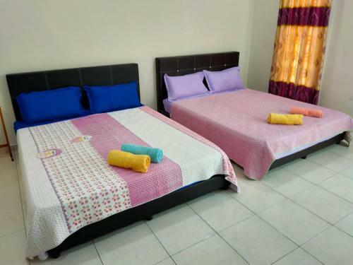 Oyo Home 90228 D'anjung Villa