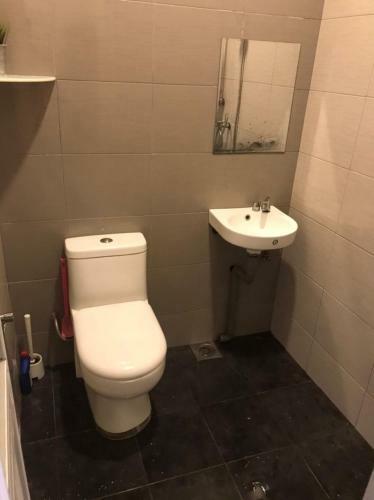 Oyo Home 90358 Homestay Bandar Putra 1