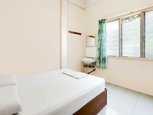 Spot On 89626 Hotel Dinar