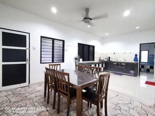 Singleisure Holiday House