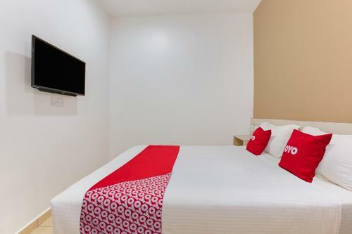 Oyo 89407 Ezi Hotel