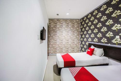Oyo 89407 Ezi Hotel