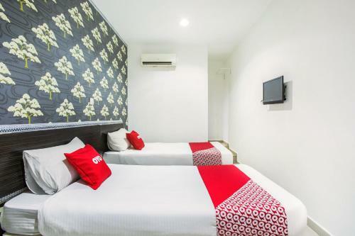 Oyo 89407 Ezi Hotel