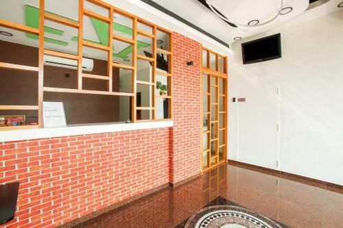 Oyo 89407 Ezi Hotel