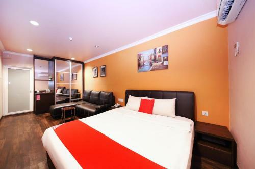 Oyo 496 Hotel De Eco Inn