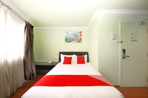 Oyo 496 Hotel De Eco Inn