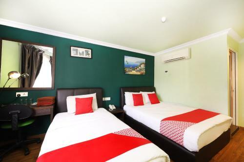 Oyo 496 Hotel De Eco Inn