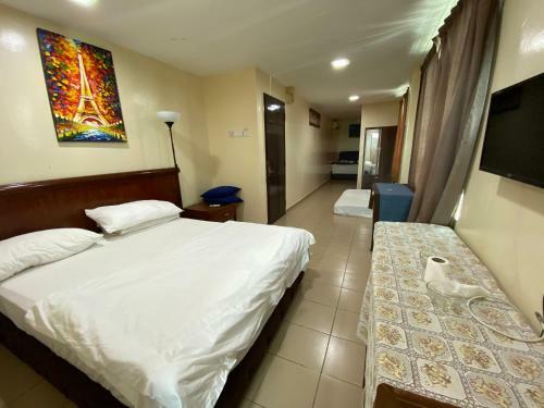 Oyo 90486 Station Hotel