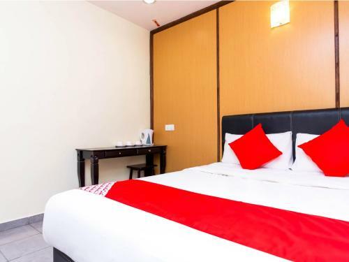 Oyo 756 Muar City Hotel