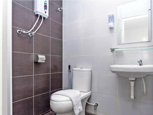 Oyo 756 Muar City Hotel