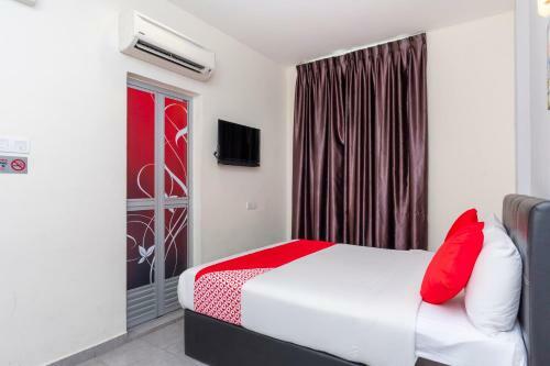 Oyo 756 Muar City Hotel