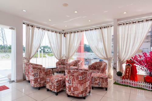 Oyo 756 Muar City Hotel