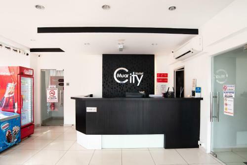 Oyo 756 Muar City Hotel