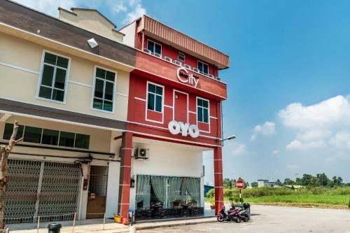 Oyo 756 Muar City Hotel