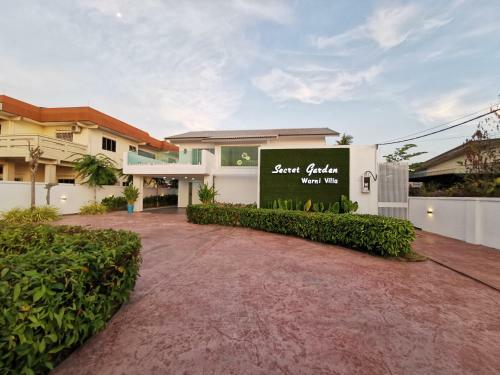Hostal Secret Garden Warni Villa (muar)