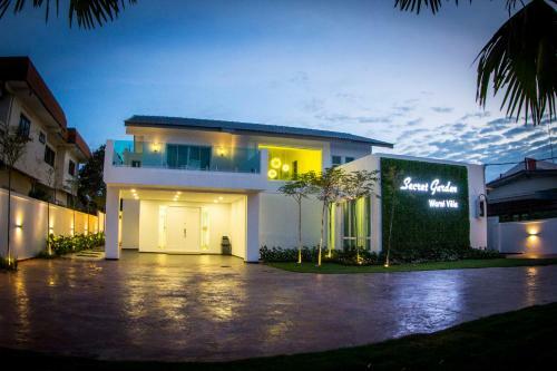 Hostal Secret Garden Warni Villa (muar)