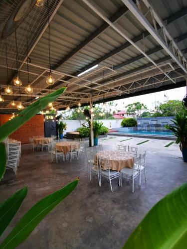 Hostal Secret Garden Warni Villa (muar)