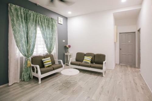 Melody Whole Or Suite Room