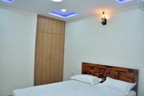 Luxurious 7 Bed Room Villa - Private Rooms