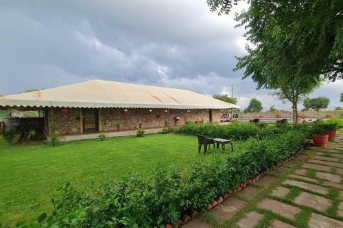 The Rustic Villa ,luxurious 2bhk Villa/farmstay With Pool In Jaipur