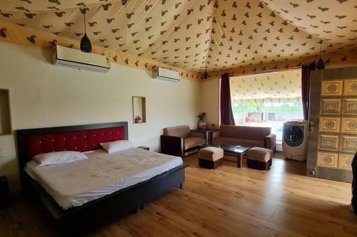 The Rustic Villa ,luxurious 2bhk Villa/farmstay With Pool In Jaipur